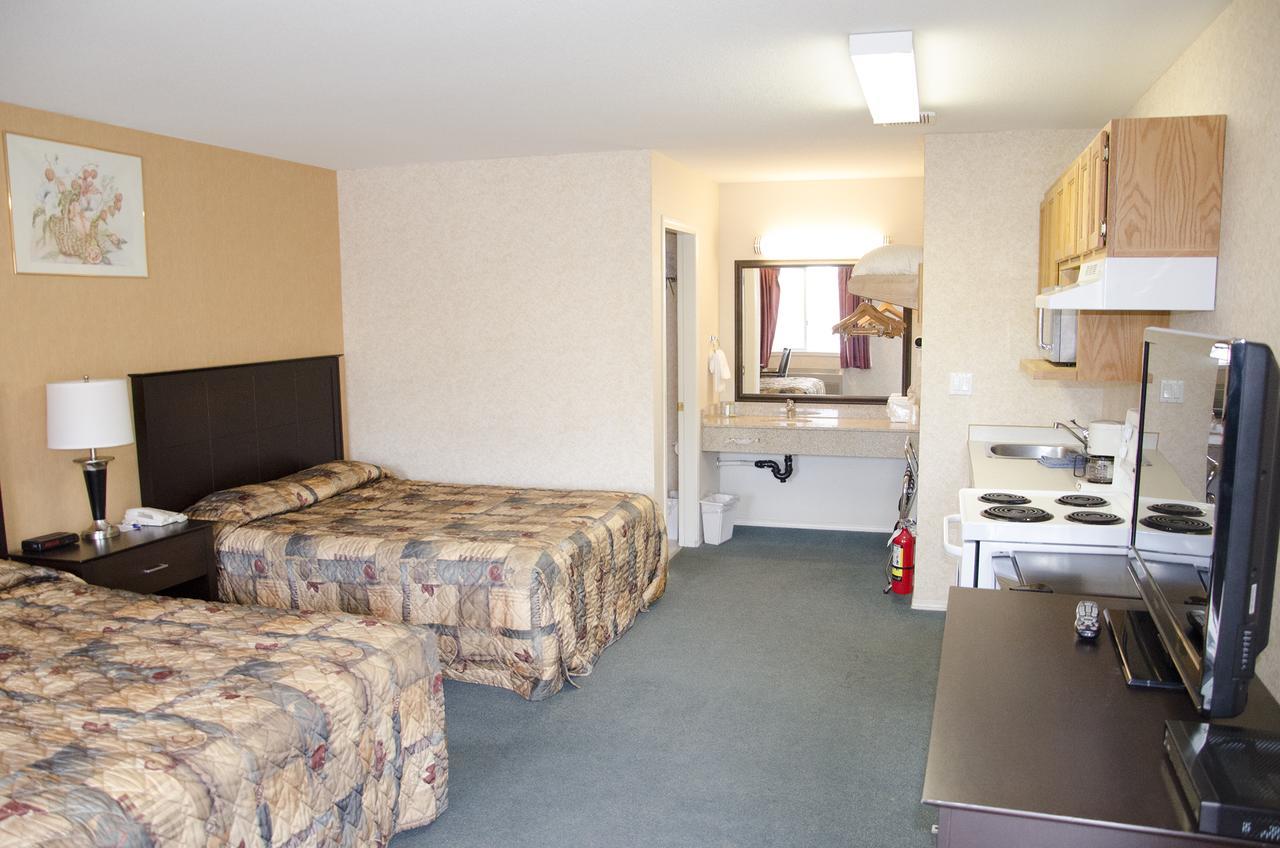 Best Budget Inn & Suites Kamloops Exterior photo