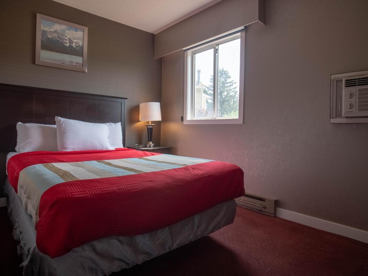 Best Budget Inn & Suites Kamloops Exterior photo