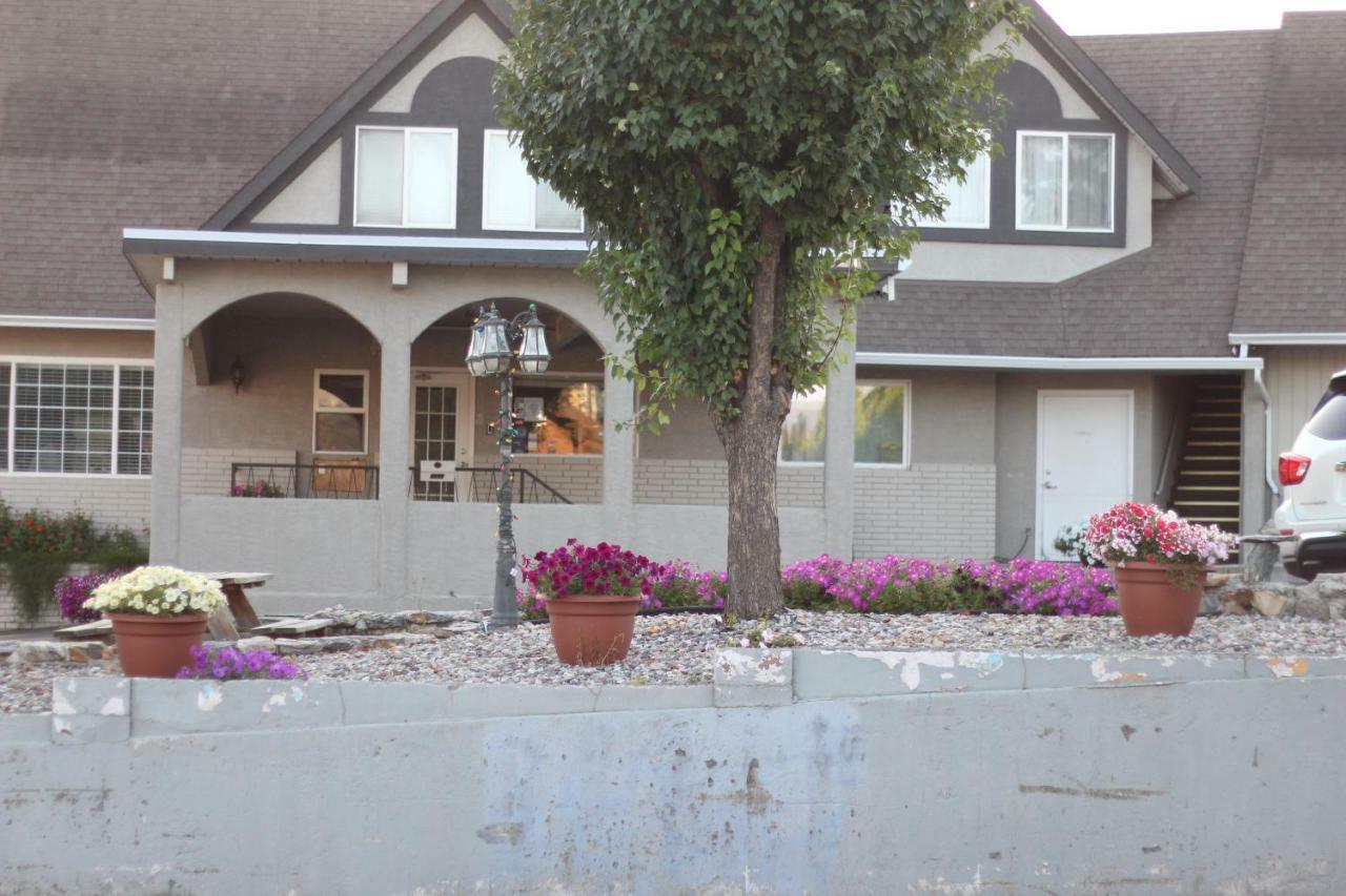 Best Budget Inn & Suites Kamloops Exterior photo